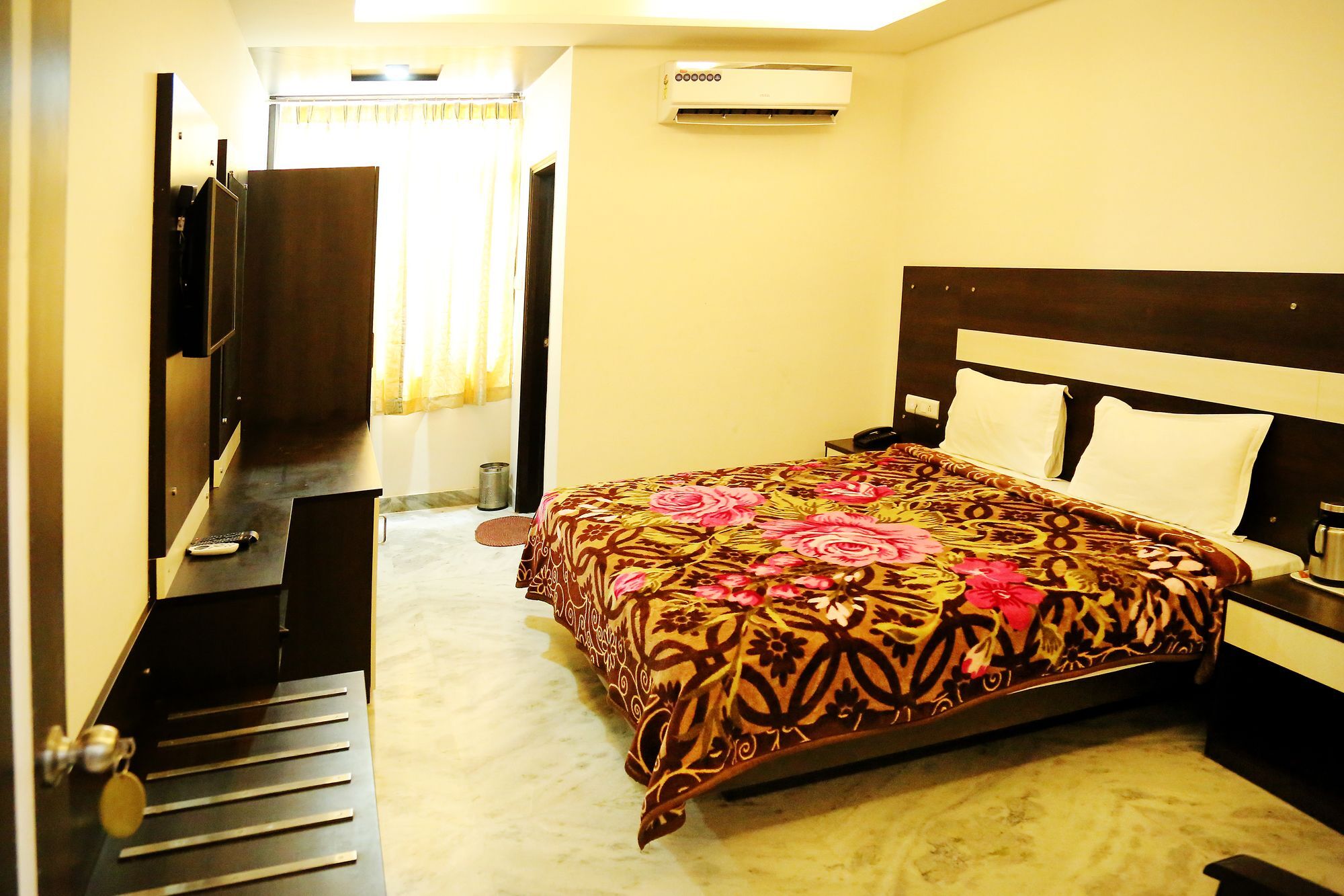 Royal Dezire Hotel 3*