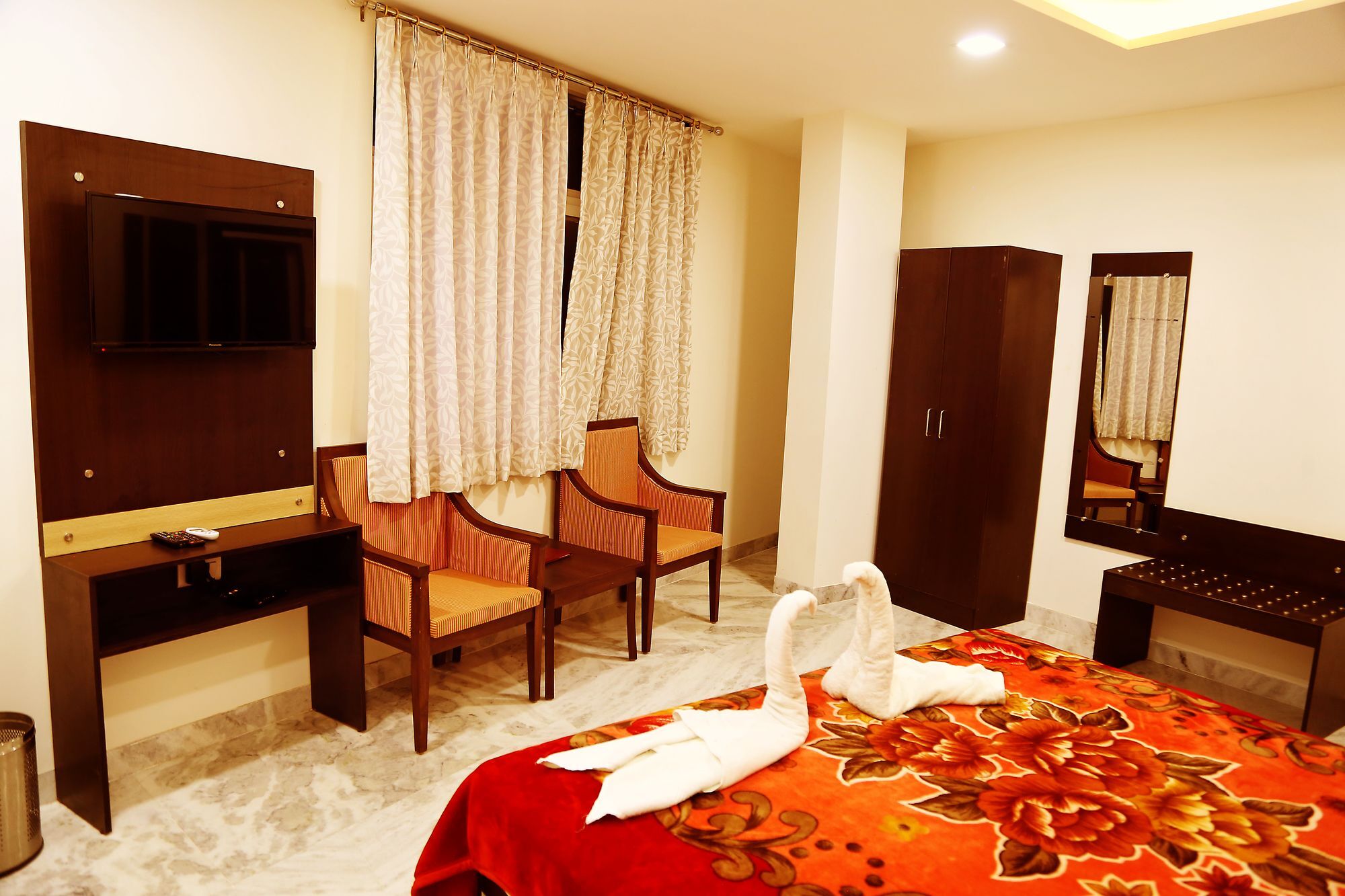 Royal Dezire Hotel 3*